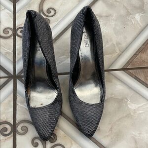 Jennifer Lopez Metallic Black Pointed-Toe Pumps